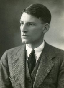 Biography And Poems Of Siegfried Sassoon: Who Is Siegfried Sassoon